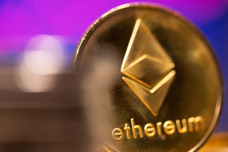 Ethereum (ETH) Tests Major Breakout Zone, Analyst Anticipates $3,500 Target