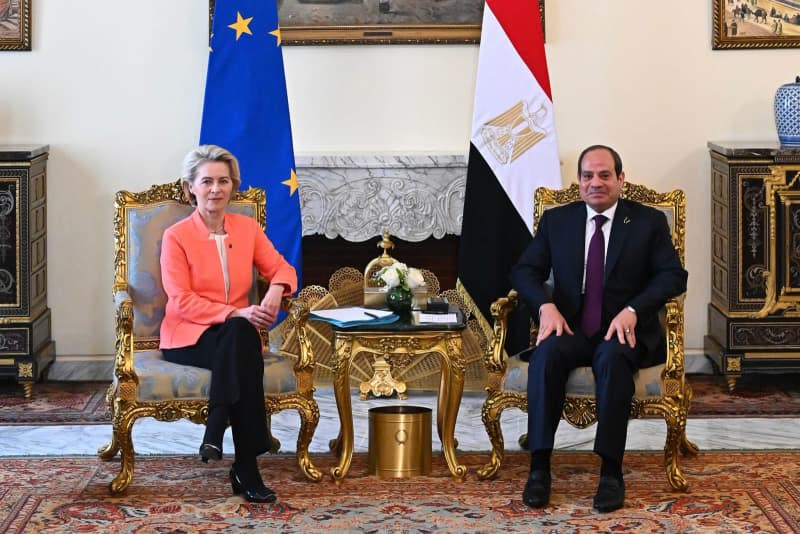 Egypt's President Abdel Fattah el-Sisi (R) receives President of the European Commission Ursula von der Leyen. Dati Bendo/European Commission/dpa