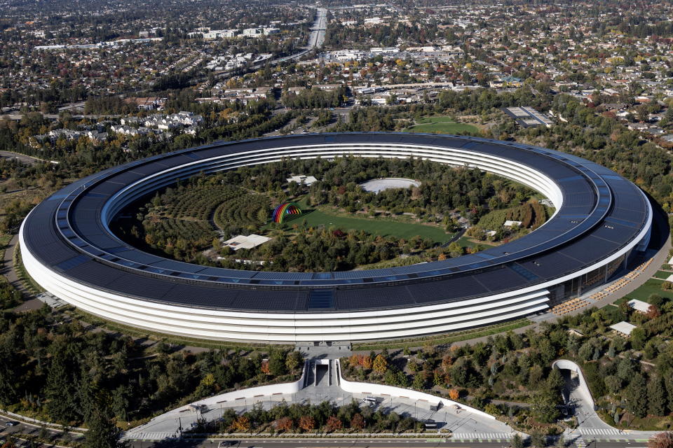 Aerial view of Apple's headquarters in Cupertino, California, U.S., October 28, 2021. Picture taken October 28, 2021. REUTERS/Carlos Barria
