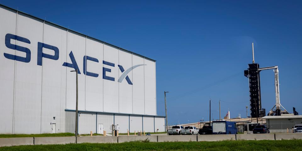SpaceX building in Florida