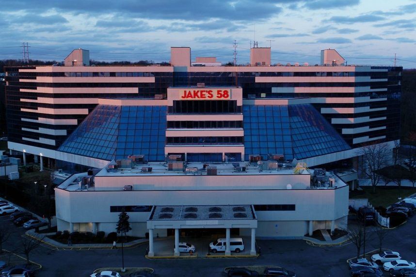 Jake's 58 casino New York Islandia Village