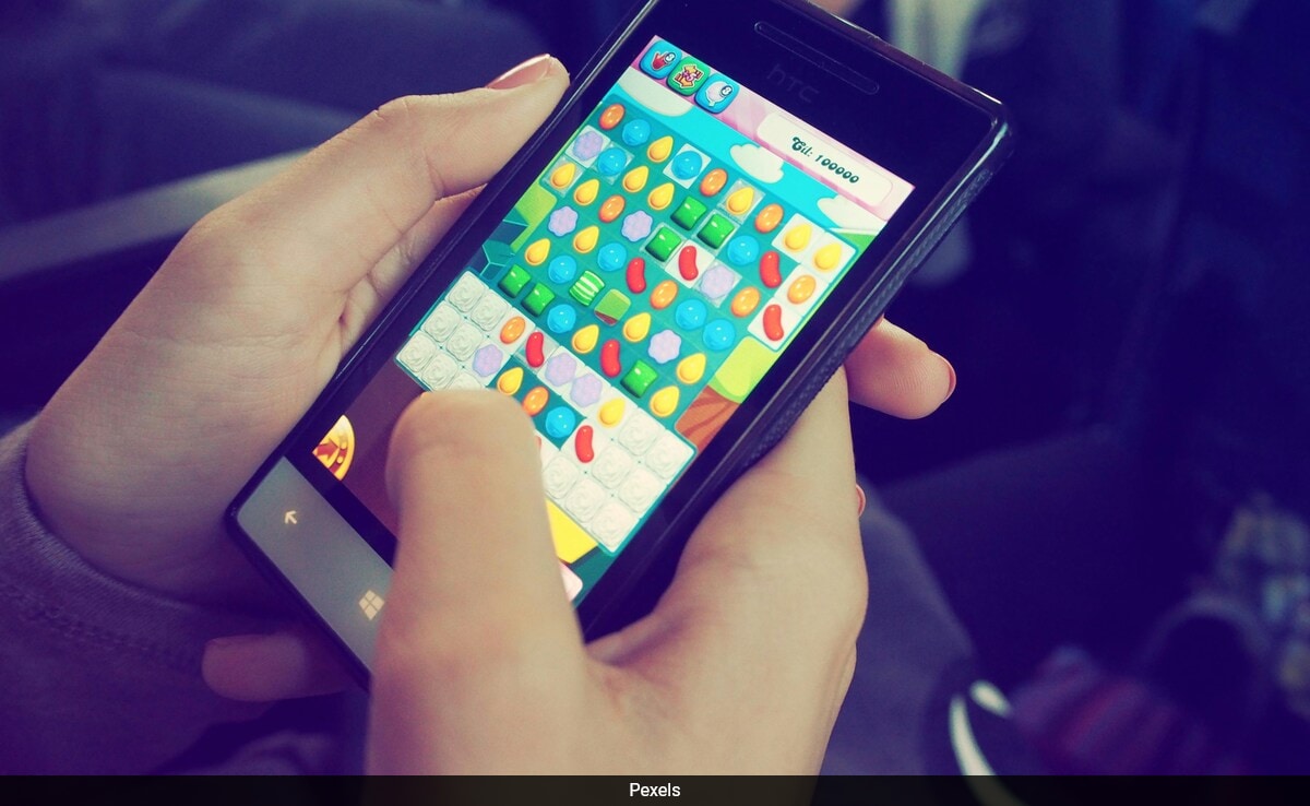 US Priest Spends $40,000 Of Church Funds On Candy Crush, Arrested