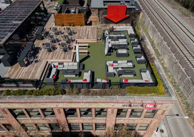 Guaranteed Rate's corporate headquarters is located in Chicago's North Center neighborhood in a building with a rooftop gathering space. (Brian Cassella/Chicago Tribune)