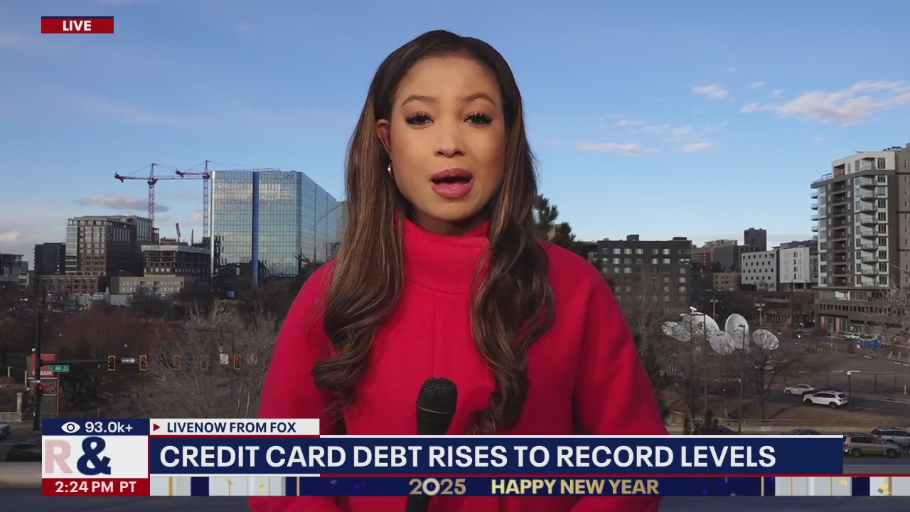 Credit card debt rises to record levels