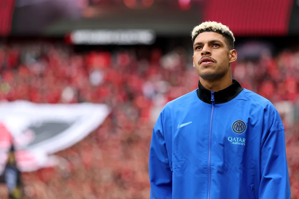 SEATTLE, WASHINGTON – JUNE 21: Luis Henrique #11 of FC Internazionale Milano looks on prior to the FIFA Club World Cup 2025 group E match between FC Internazionale Milano and Urawa Red Diamonds at Lumen Field on June 21, 2025 in Seattle, Washington. (Photo by Buda Mendes/Getty Images)