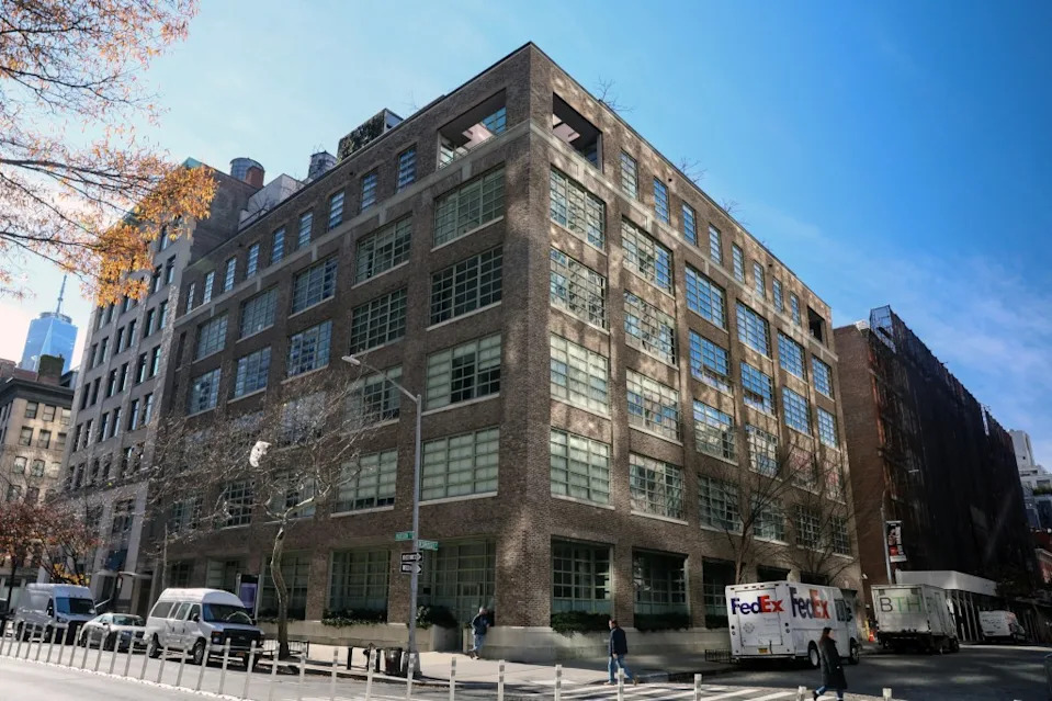 Jay-Z purchased the pair’s Tribeca penthouse in this building in 2004 for $6.85 million. William Farrington