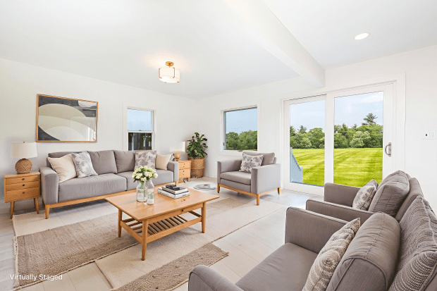 1669 Route 169, Woodstock