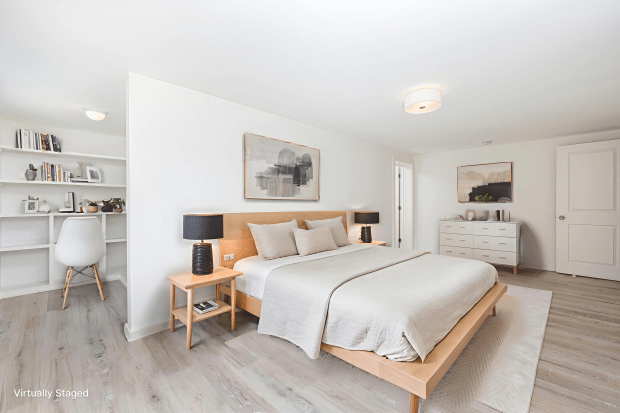 1669 Route 169, Woodstock