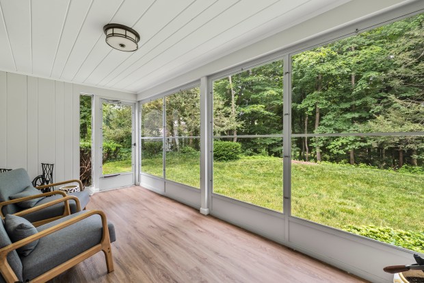 10 Treeborough Dr. West Hartford