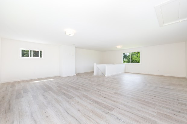 1669 Route 169, Woodstock