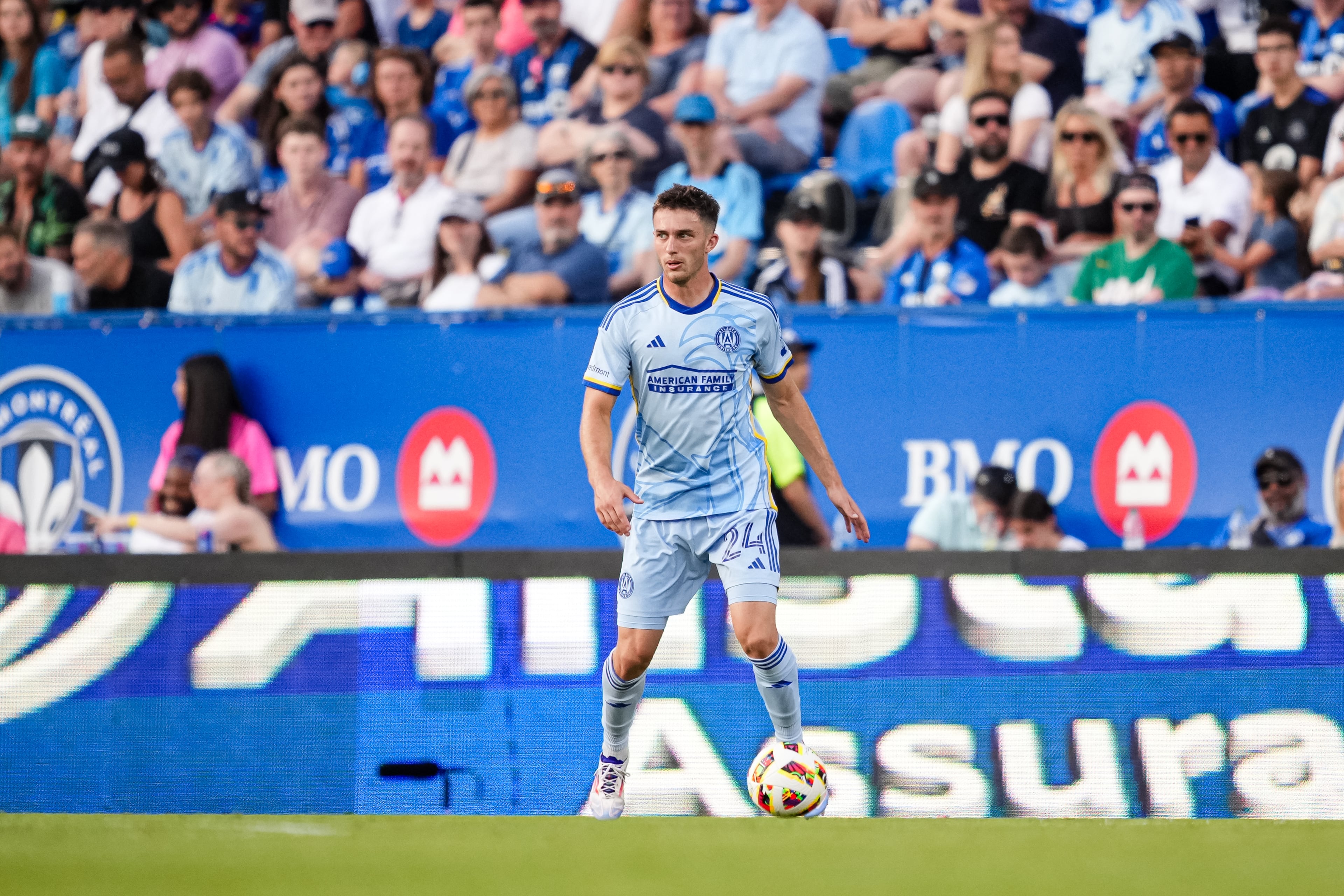 Atlanta United defender Noah Cobb looks for a pass during the match against the CF Montreal at Stade Saputo in Montreal, Canada, on Saturday July 13, 2024. (Mitch Martin/Atlanta United)