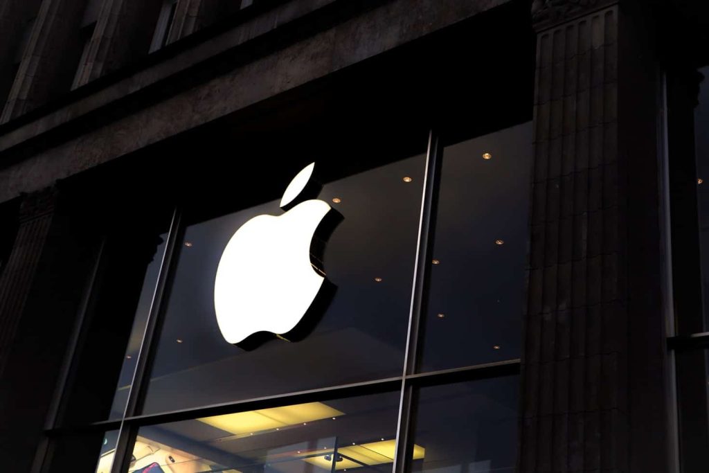 Apple globalization effects and ethics