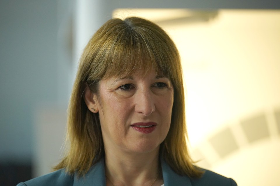 Headshot of Rachel Reeves.