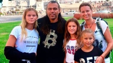 The ‘Bitcoin Family’ who sold everything for cryptocurrency: they’re now hiding their money in metal cards on four continents